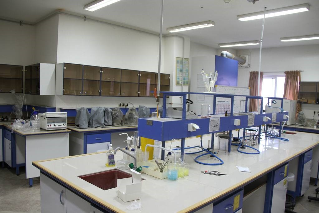 آزمایشگاه زیستشناسی مولکولی دانشگاه آزاد اسلامی واحد ساری